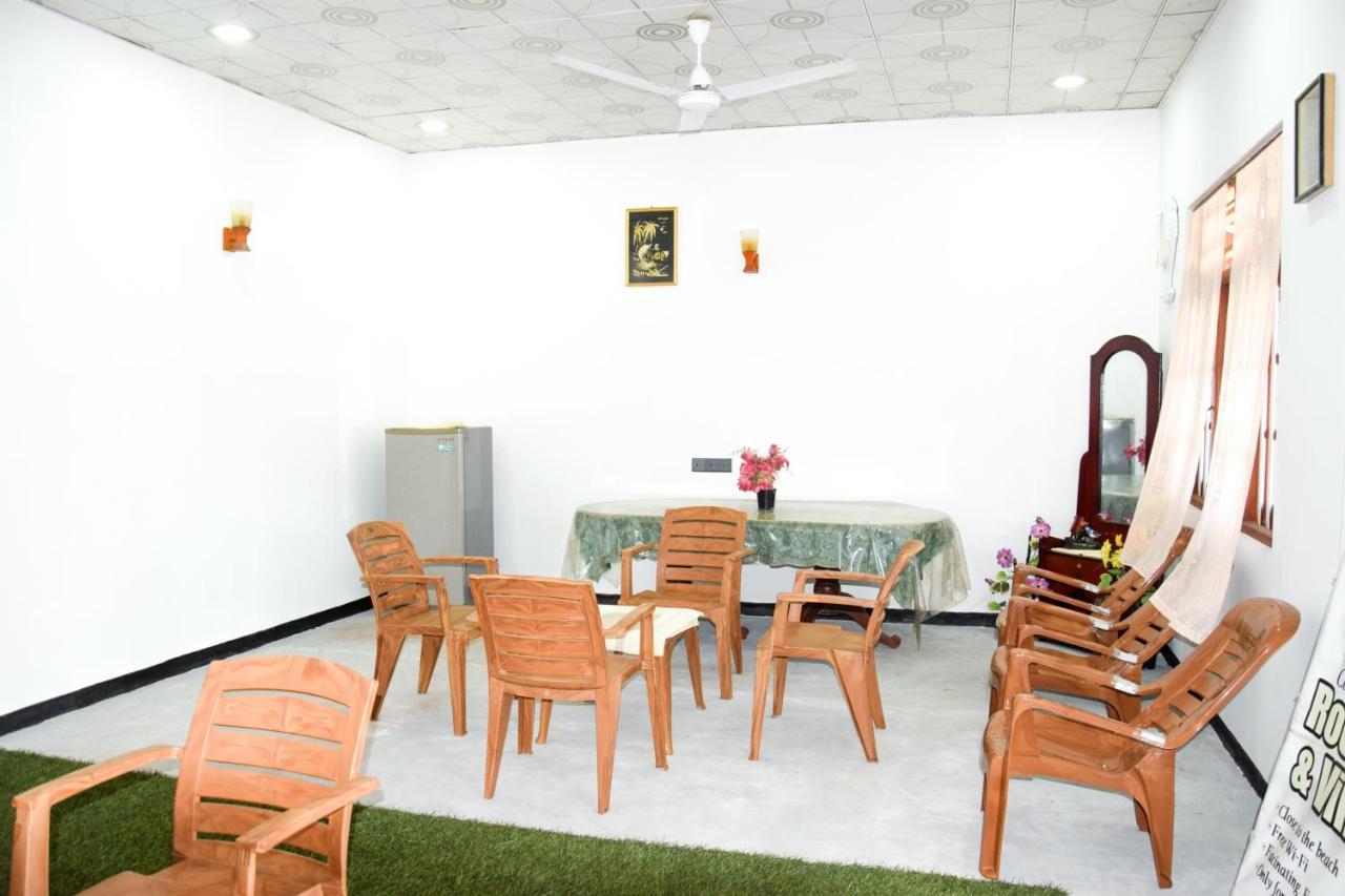 Tharaka Homestay Велігама Екстер'єр фото