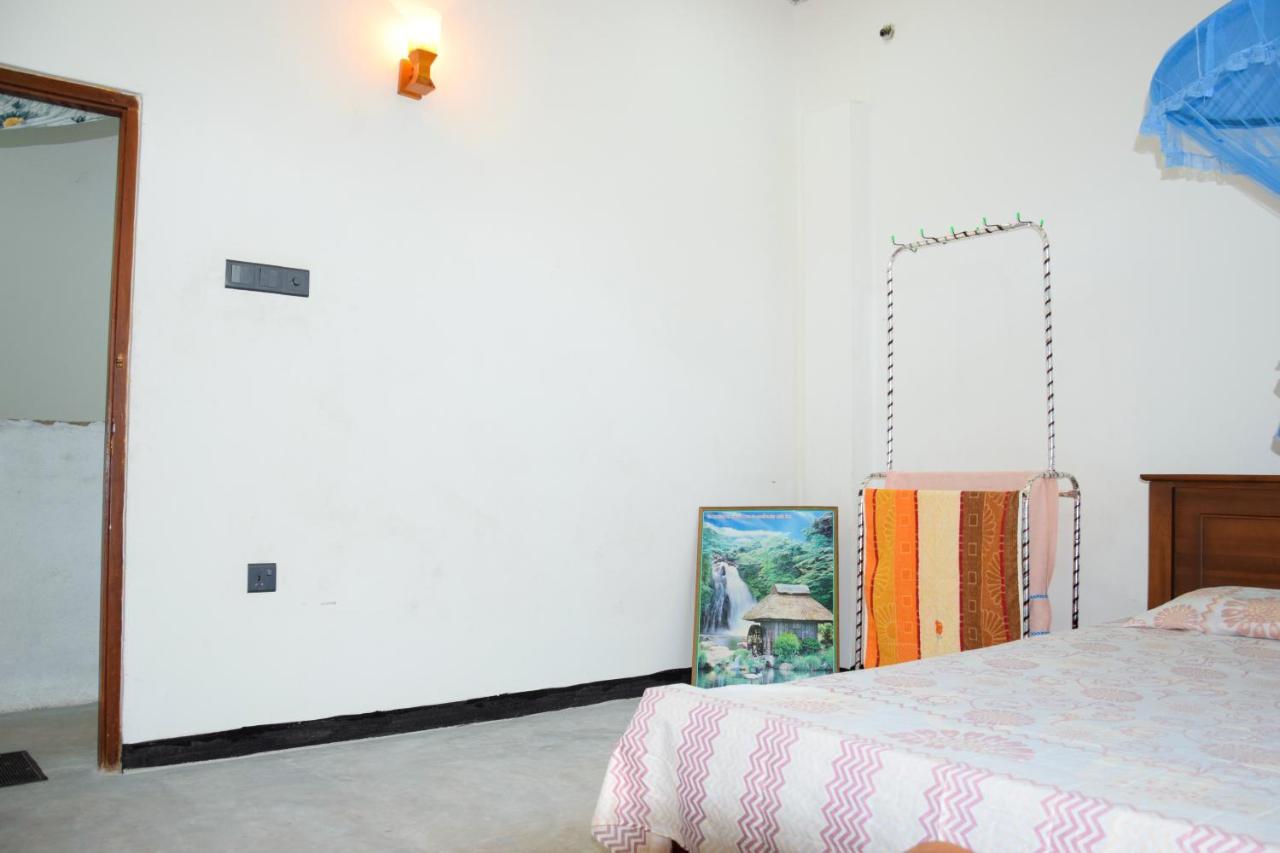 Tharaka Homestay Велігама Екстер'єр фото